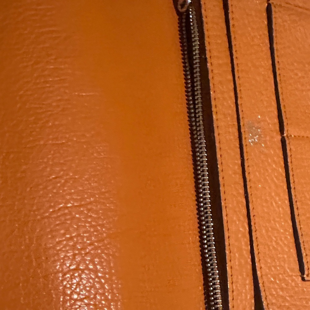 Affordable Fashion Finds Orange Wallet - Picture 3 of 4